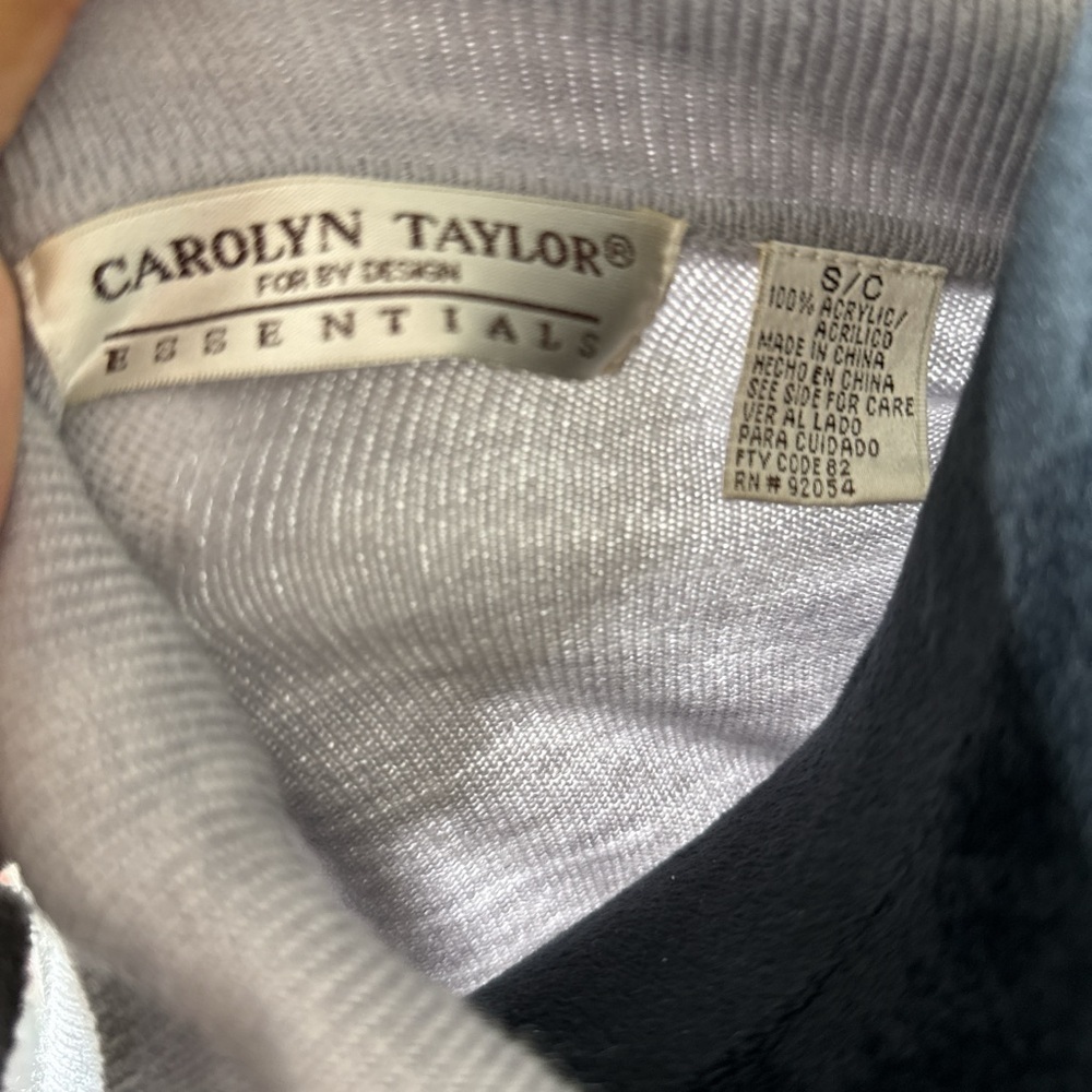 Carolyn Taylor Gray Knit Cardigan - Picture 3 of 3